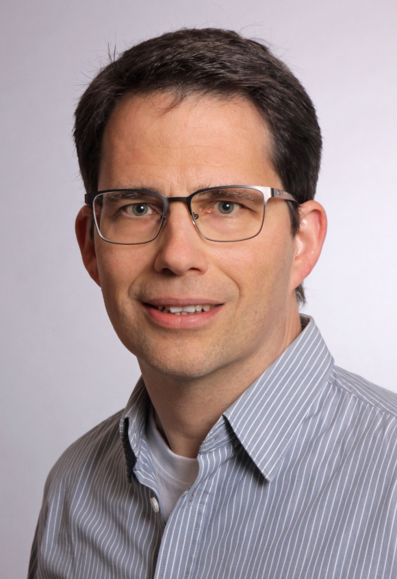 Headshot of Dominic Schuhmacher